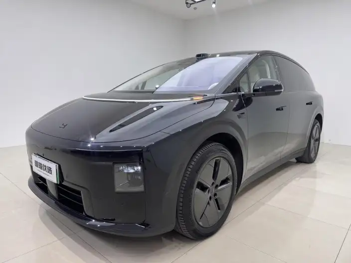 Li Auto i8 2025 Model Standard Edition – фото 1