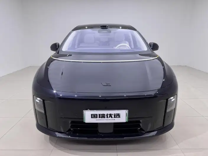 Li Auto i8 2025 Model Standard Edition – фото 2