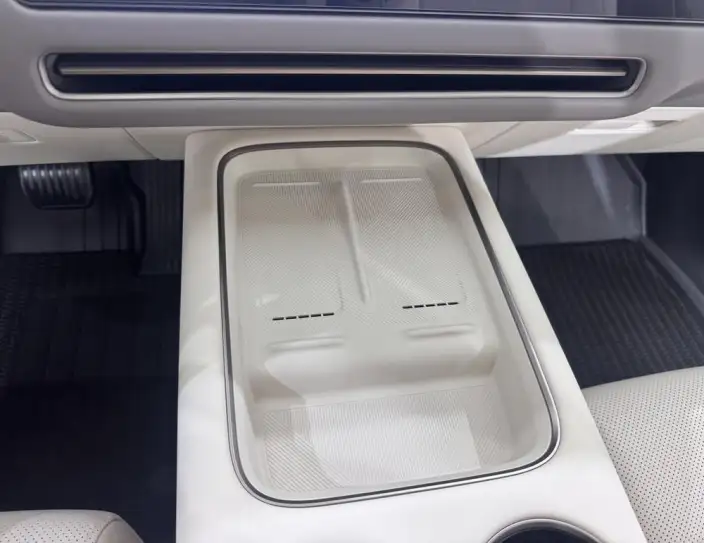 Li Auto i8 2025 Model Standard Edition – фото 8