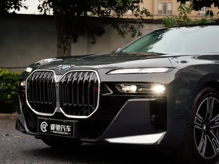 BMW i7 2023 Model eDrive50L Leading Model M Sports Set – фото 6