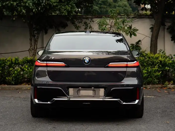 BMW i7 2023 Model eDrive50L Leading Model M Sports Set – фото 4