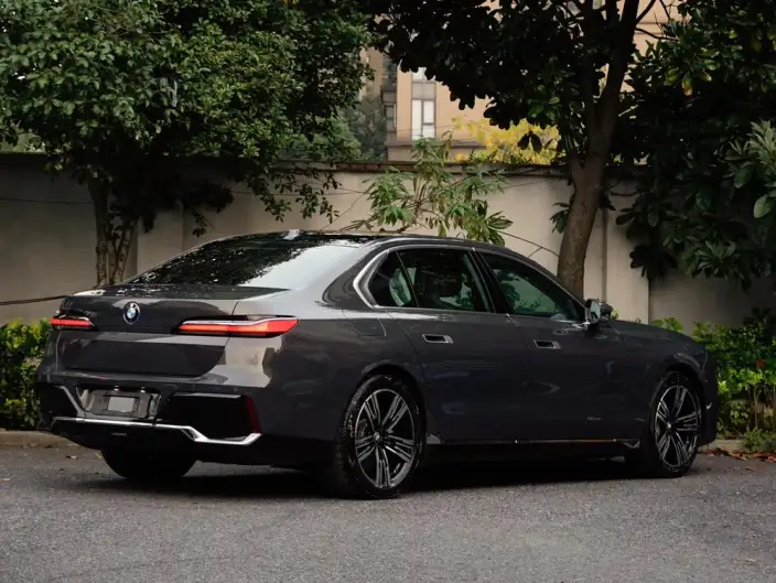 BMW i7 2023 Model eDrive50L Leading Model M Sports Set – фото 5