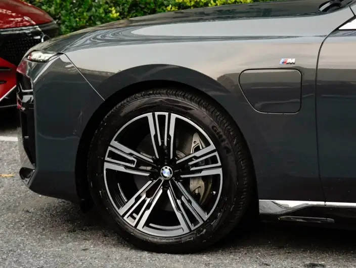BMW i7 2023 Model eDrive50L Leading Model M Sports Set – фото 6