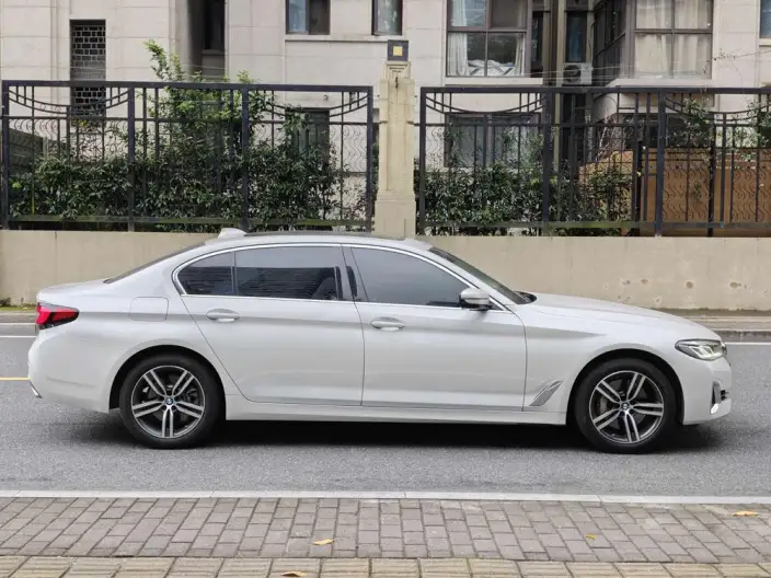 BMW 5 Series 2023 Model 530Li Leading Model Luxury Set – фото 8