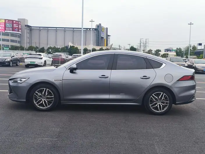 BYD Qin PLUS DM 2021 Model DM-i 120KM Flagship Model – фото 3