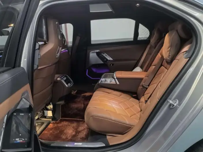 BMW 7 Series 2023 Model 740Li Exclusive Model Luxury Set – фото 10