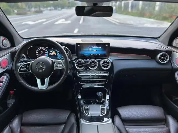 Mercedes-Benz GLC 2022 Model GLC 260 L 4MATIC Dynamic Model – фото 9