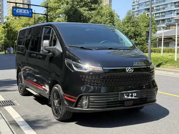 Maxus V70 2023 Model 2.0T Diesel Automatic Elite Edition Short axis Low top 5/6 seat 150Ps – фото 3