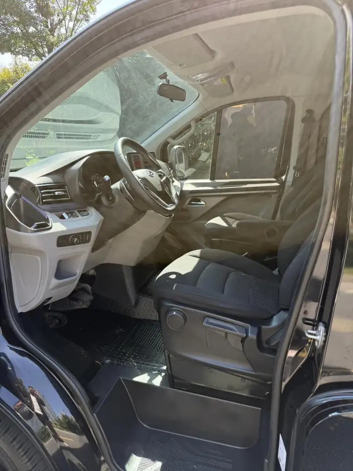 Maxus V70 2023 Model 2.0T Diesel Automatic Elite Edition Short axis Low top 5/6 seat 150Ps – фото 7