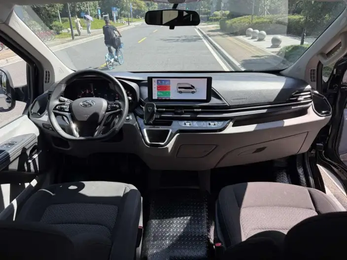 Maxus V70 2023 Model 2.0T Diesel Automatic Elite Edition Short axis Low top 5/6 seat 150Ps – фото 10