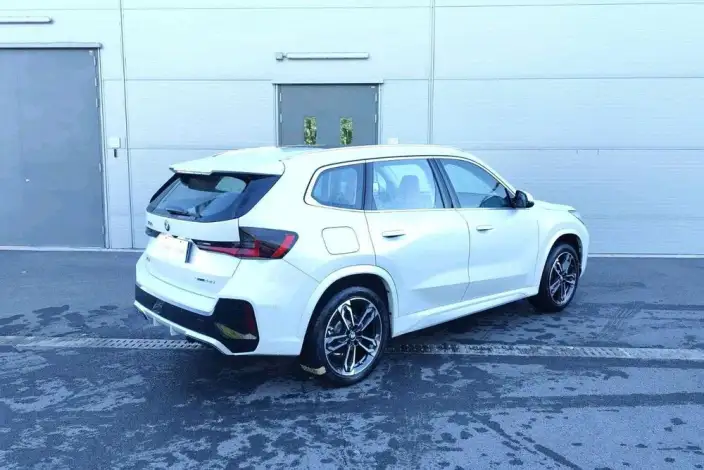 BMW X1 2026 Model sDrive25Li M Sports Set – фото 5