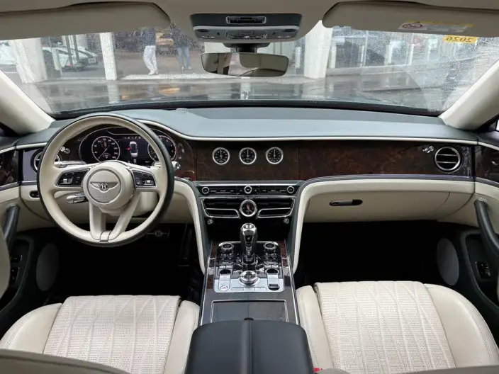 Continental Flying Spur 2022 Model 4.0T V8 Standard Edition