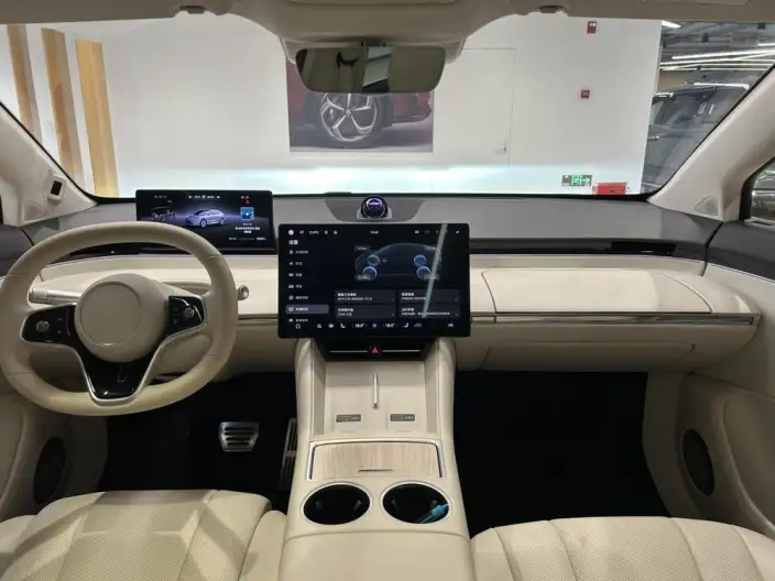 Luxeed R7 2025 Model Extended Range 53.4kWh Ultra 4WD Edition – фото 9