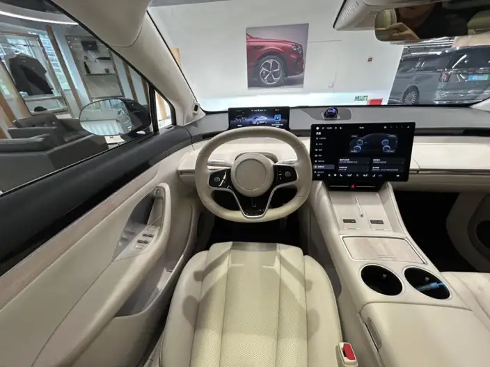Luxeed R7 2025 Model Extended Range 53.4kWh Ultra 4WD Edition – фото 10