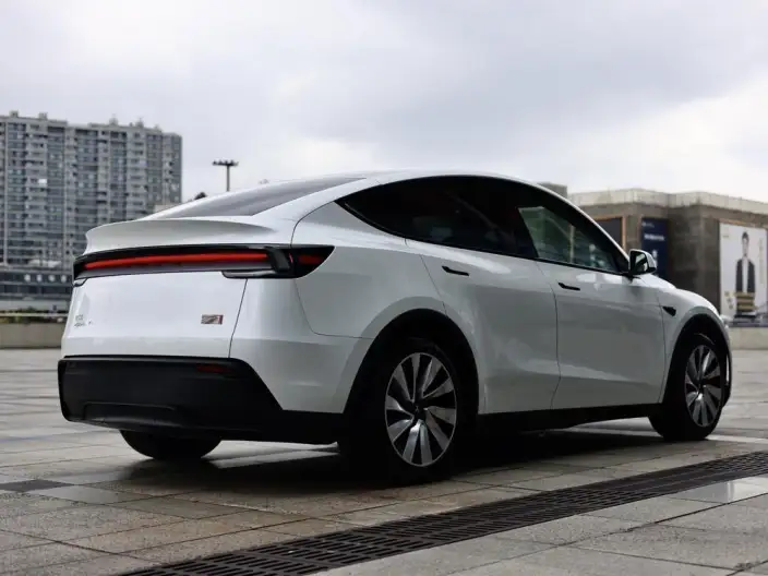 Model Y 2025 Model Facelift Long Battery Life Pro All-wheel drive version – фото 7