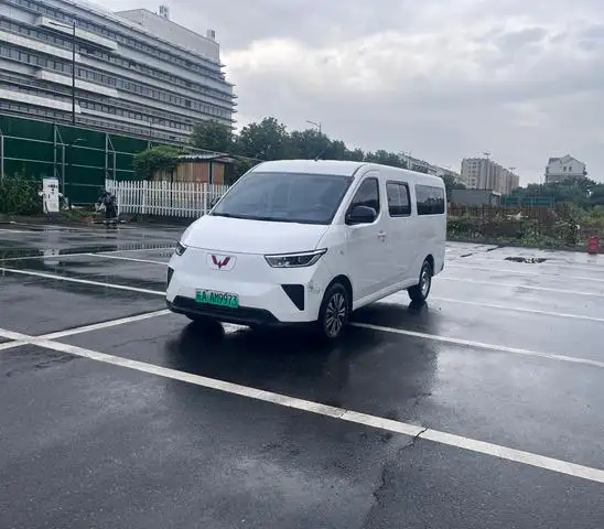 Wuling Yangguang 2024 Model 300km Comfort Model Passenger car Edition 75kW – фото 1