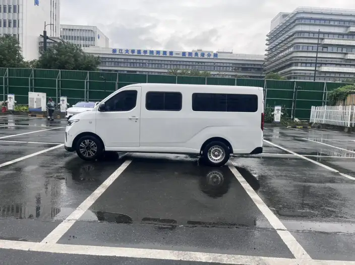 Wuling Yangguang 2024 Model 300km Comfort Model Passenger car Edition 75kW – фото 4