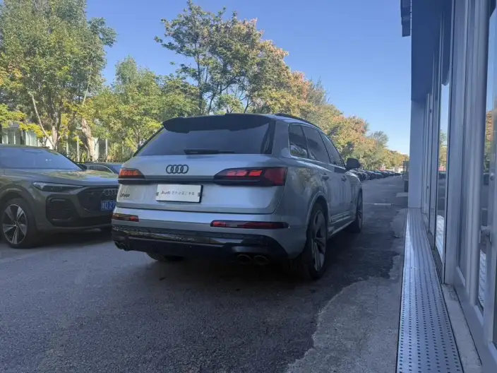 AUDI SQ7 2024 Model 4.0 TFSI – фото 7