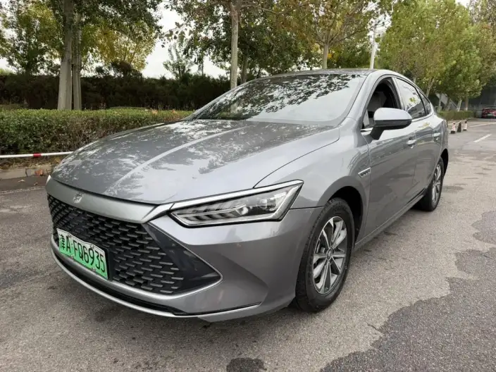 BYD Qin PLUS DM 2023 Model DM-i Champion Edition 55KM Leading Model – фото 1