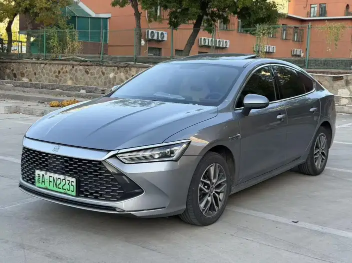 BYD Qin PLUS DM 2023 Model DM-i Champion Edition 120KM Leading Model – фото 1