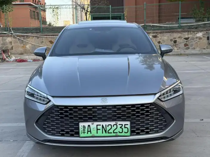 BYD Qin PLUS DM 2023 Model DM-i Champion Edition 120KM Leading Model – фото 2
