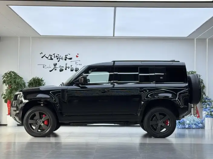 Land Rover Defender 2023 Model Facelift 110 P400 X-Dynamic HSE – фото 3
