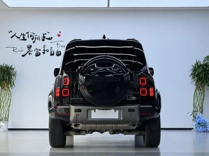 Land Rover Defender 2023 Model Facelift 110 P400 X-Dynamic HSE – фото 4