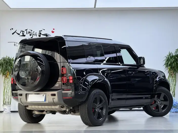 Land Rover Defender 2023 Model Facelift 110 P400 X-Dynamic HSE – фото 5