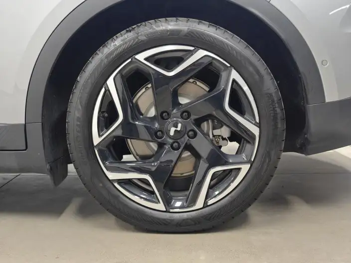 Onvo L60 2025 Model 530km Standard Battery Life 4WD Edition – фото 9