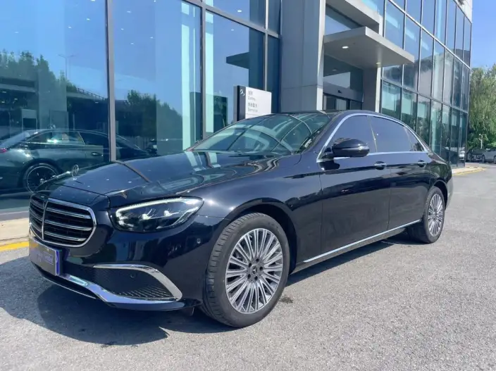 Mercedes-Benz E-Class 2023 Model E 300 L Fashion Model sedan – фото 1