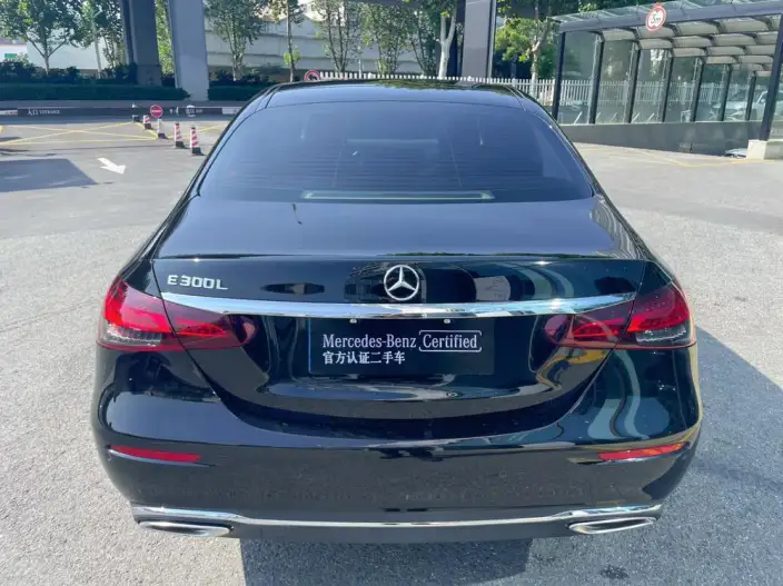 Mercedes-Benz E-Class 2023 Model E 300 L Fashion Model sedan – фото 3