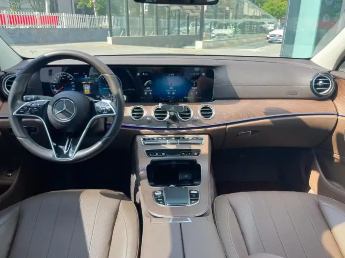 Mercedes-Benz E-Class 2023 Model E 300 L Fashion Model sedan – фото 6