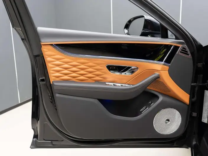 Continental Flying Spur 2023 Model 4.0T V8 Yadu Edition – фото 8