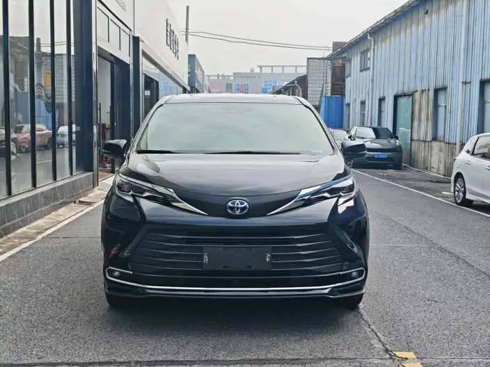 Toyota Sienna 2024 Model Hybrid 2.5L Comfort Edition – фото 2