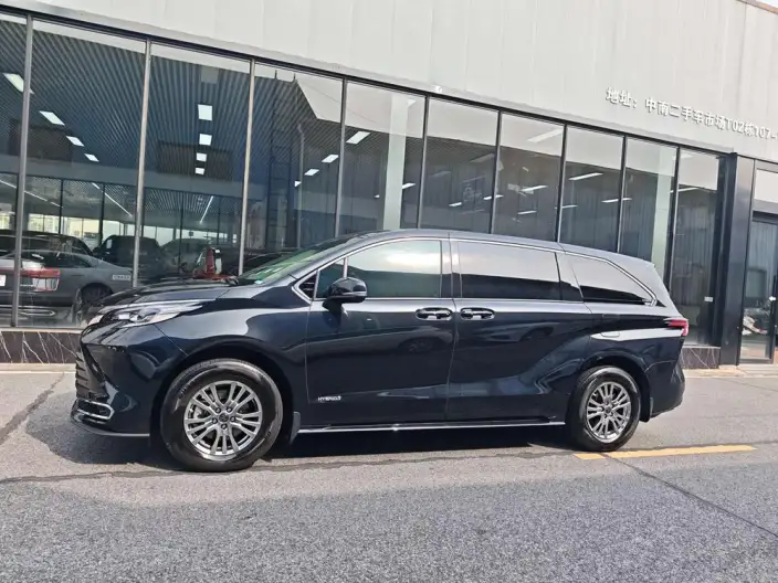 Toyota Sienna 2024 Model Hybrid 2.5L Comfort Edition – фото 4