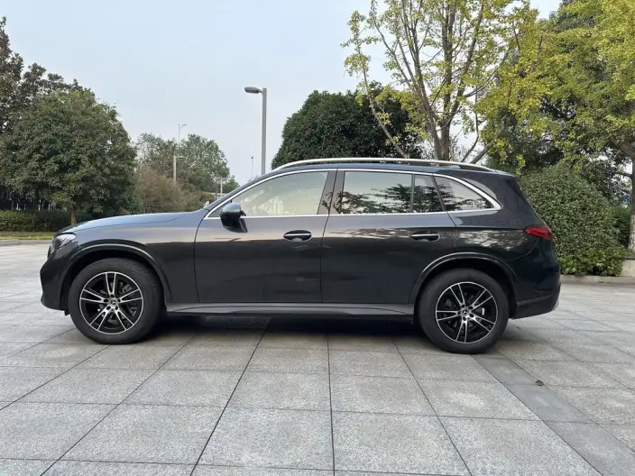 Mercedes-Benz GLC 2025 Model GLC 260 L 4MATIC Luxury Model 5 seat – фото 4