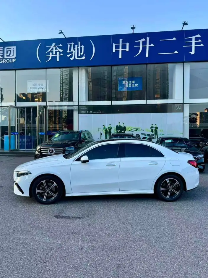 Mercedes-Benz A-class 2023 Model A 200 L Sports sedan Fashion Edition – фото 4