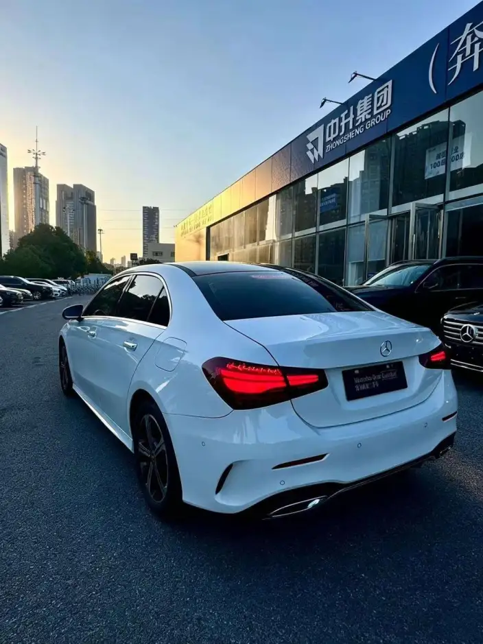 Mercedes-Benz A-class 2023 Model A 200 L Sports sedan Fashion Edition – фото 5