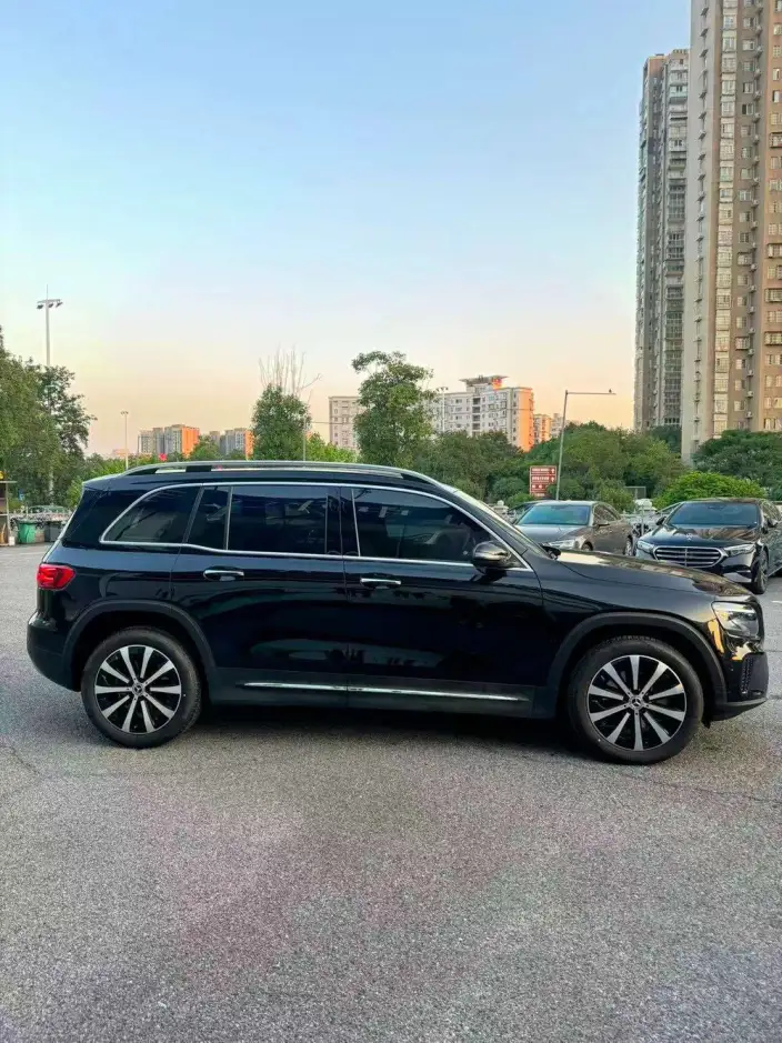 Mercedes-Benz GLB 2025 Model GLB 220 Fashion Model – фото 8