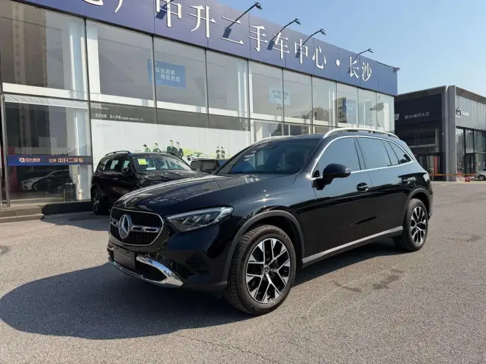 Mercedes-Benz GLC 2023 Model Facelift GLC 260 L 4MATIC Dynamic Model 5 seat – фото 1