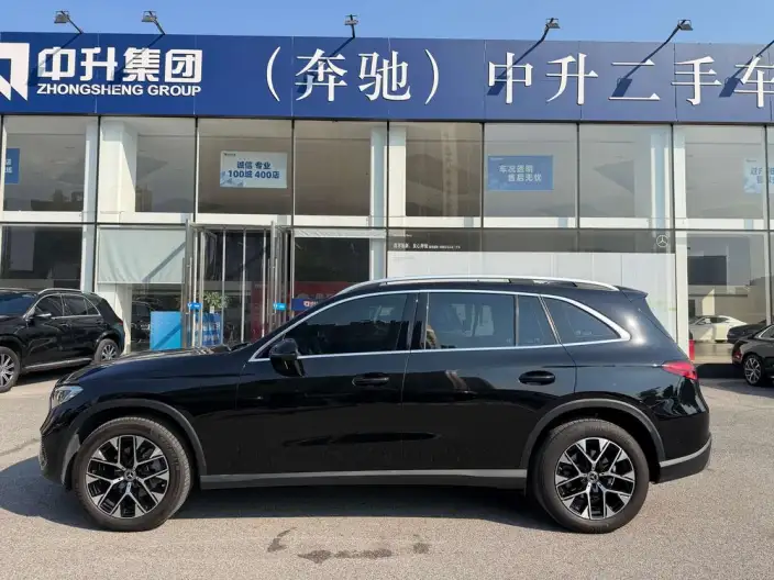 Mercedes-Benz GLC 2023 Model Facelift GLC 260 L 4MATIC Dynamic Model 5 seat – фото 4