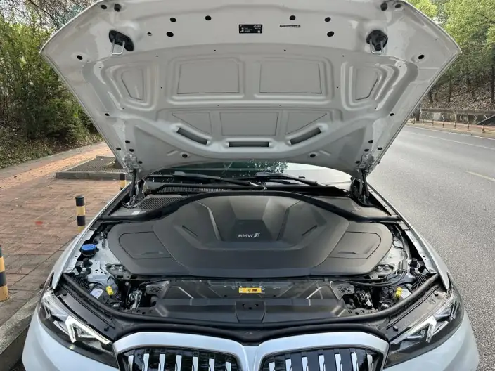 BMW i3 2023 Model eDrive35L – фото 8