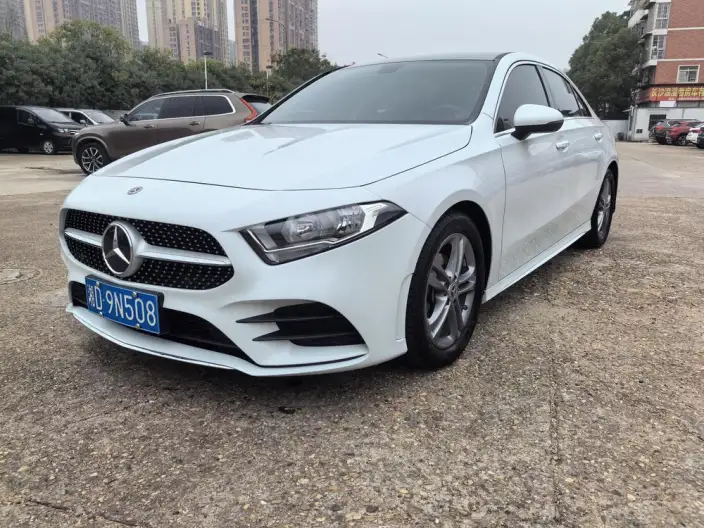 Mercedes-Benz A-class 2022 Model A 180 L – фото 1