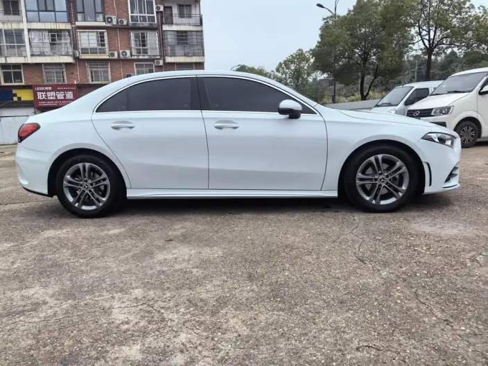 Mercedes-Benz A-class 2022 Model A 180 L – фото 6