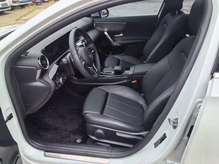 Mercedes-Benz A-class 2022 Model A 180 L – фото 8