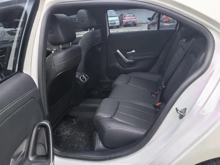 Mercedes-Benz A-class 2022 Model A 180 L – фото 9
