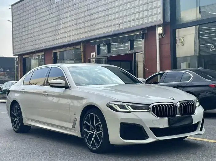 BMW 5 Series 2022 Model Facelift 530Li Exclusive Model M Sports Set – фото 3