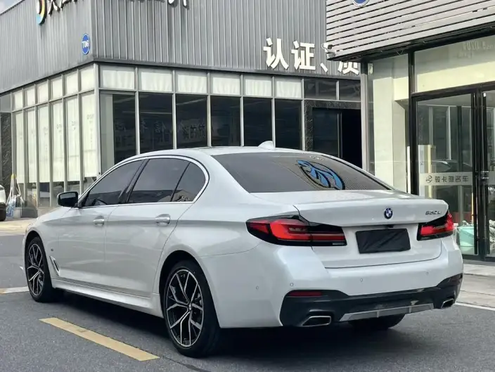 BMW 5 Series 2022 Model Facelift 530Li Exclusive Model M Sports Set – фото 4