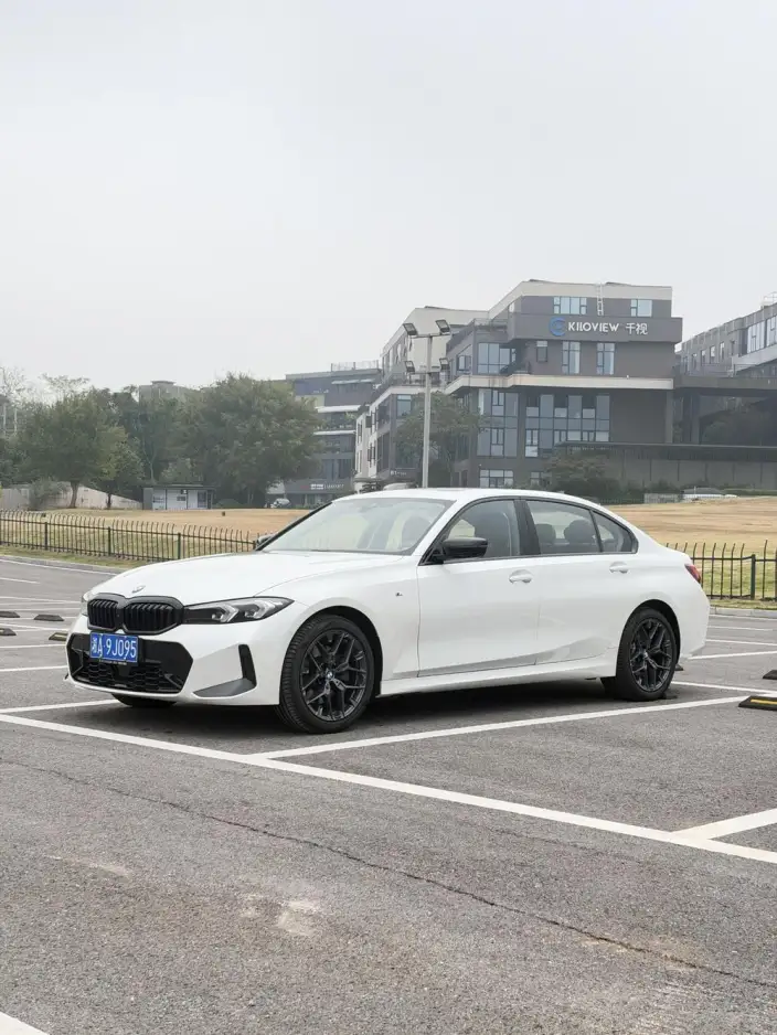 BMW 3 Series 2025 Model 330Li 50th Anniversary Limited edition – фото 1