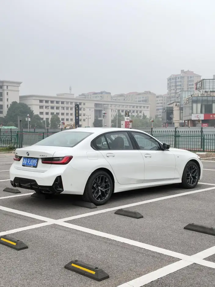 BMW 3 Series 2025 Model 330Li 50th Anniversary Limited edition – фото 6